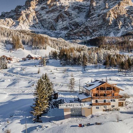 Garni Baita San Cassiano  Buitenkant foto