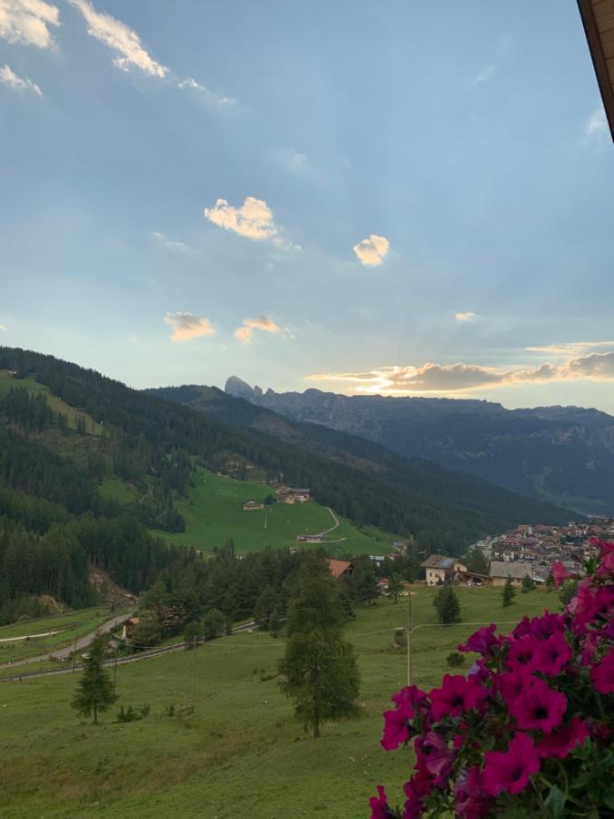 Garni Baita San Cassiano  Buitenkant foto