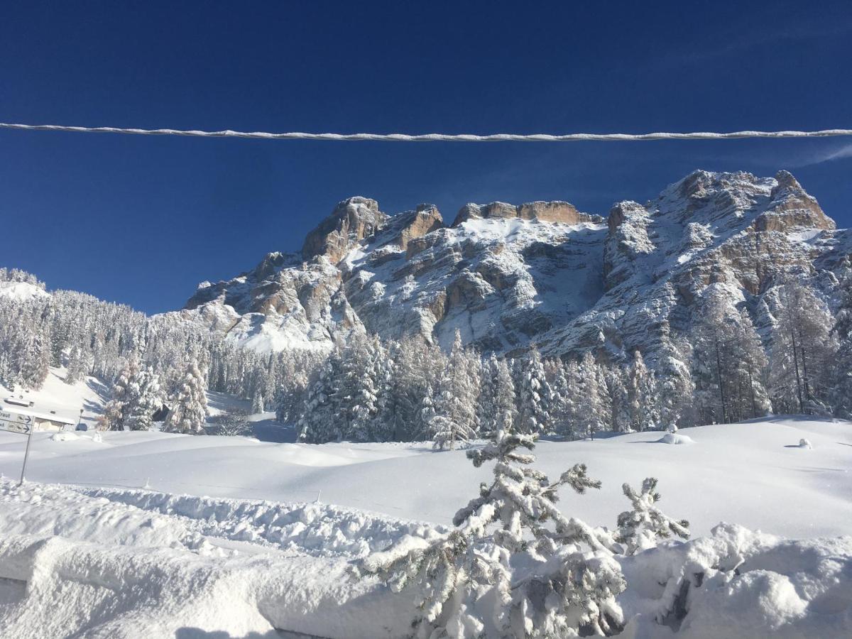 Garni Baita San Cassiano  Buitenkant foto