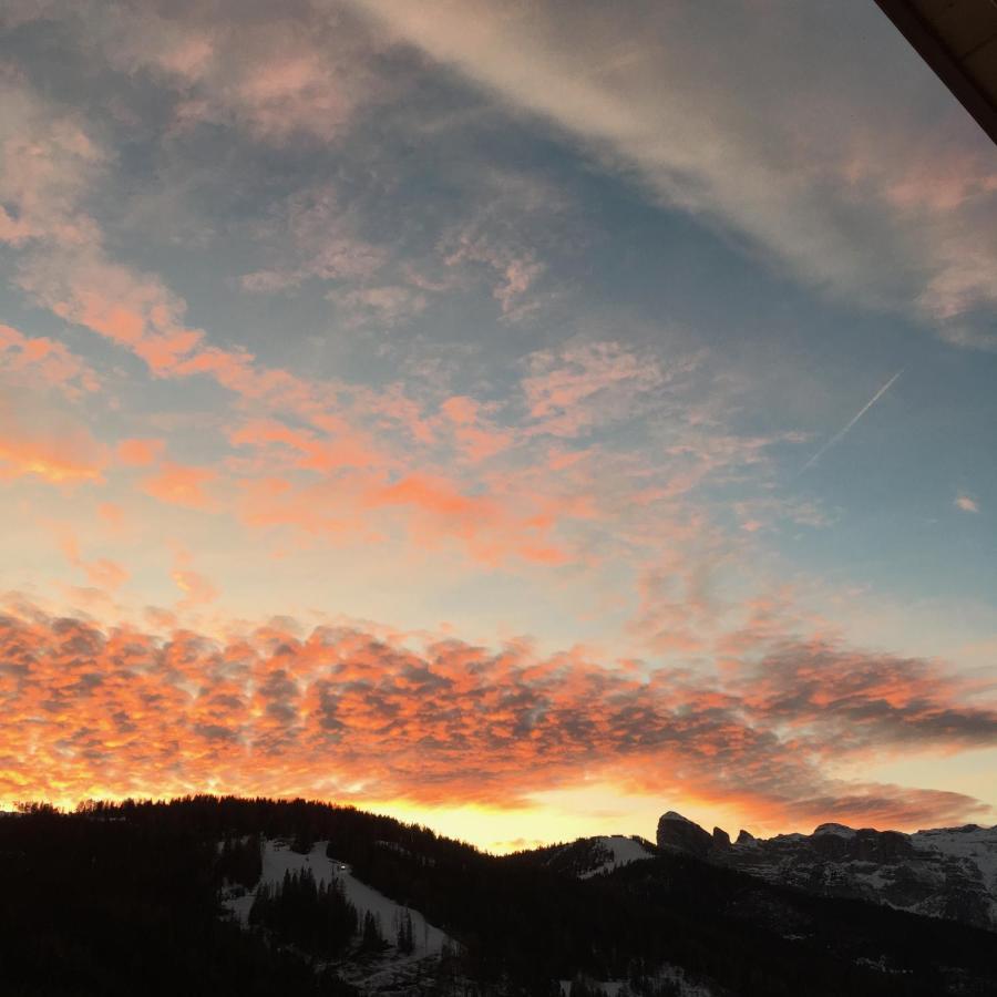Garni Baita San Cassiano  Buitenkant foto