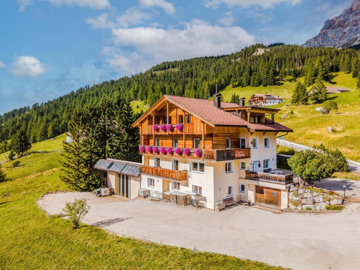Garni Baita San Cassiano  Buitenkant foto