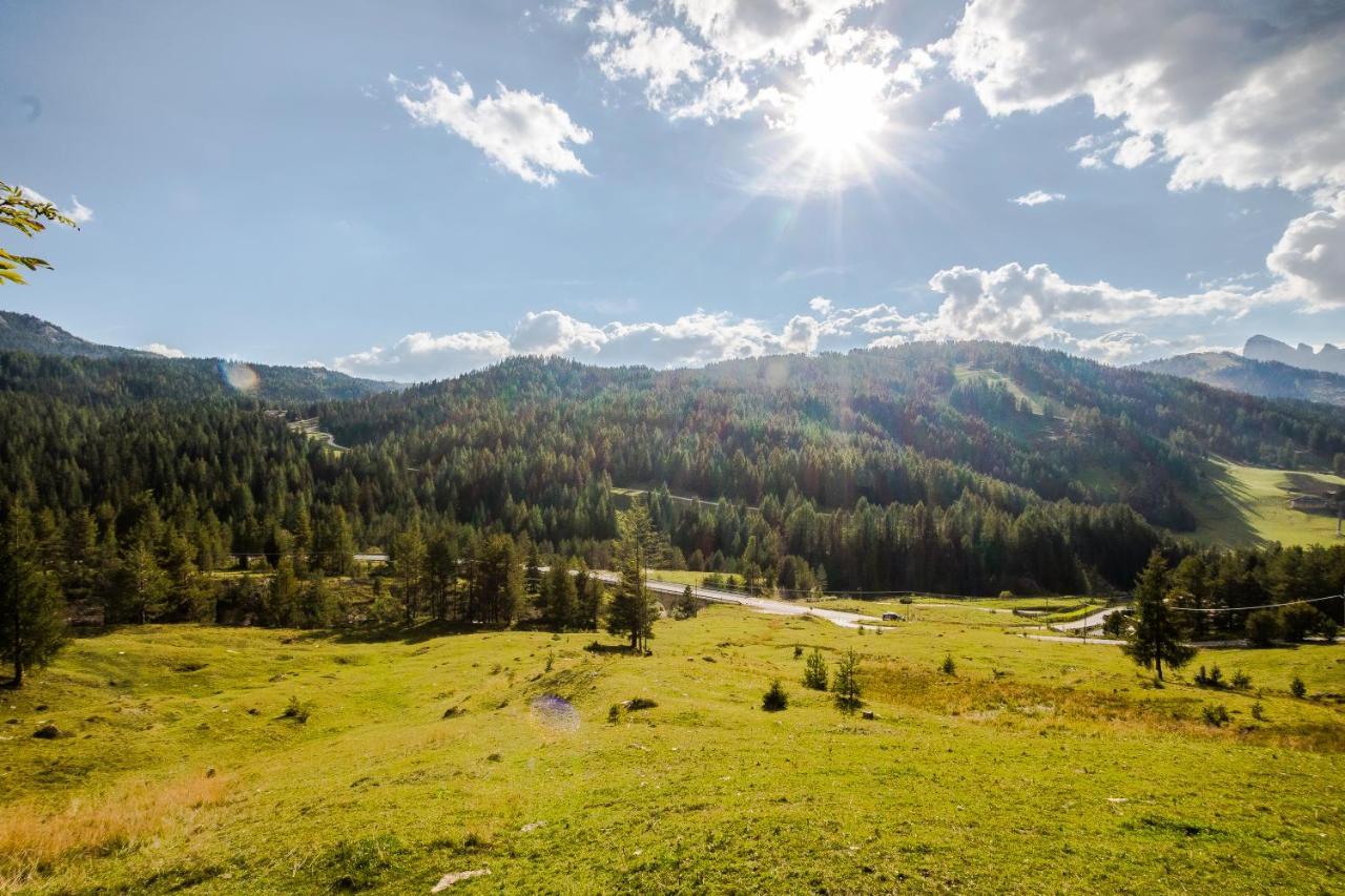Garni Baita San Cassiano  Buitenkant foto
