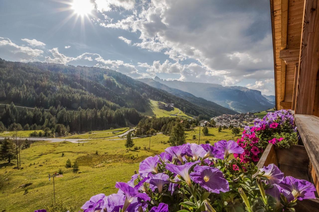 Garni Baita San Cassiano  Buitenkant foto