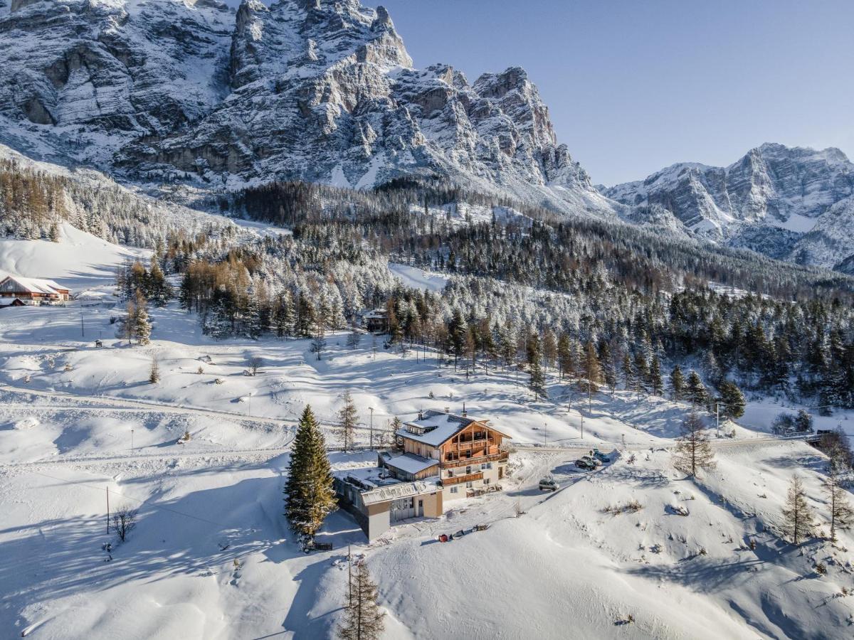 Garni Baita San Cassiano  Buitenkant foto