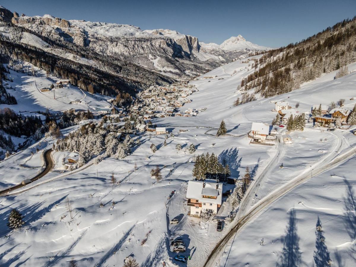 Garni Baita San Cassiano  Buitenkant foto