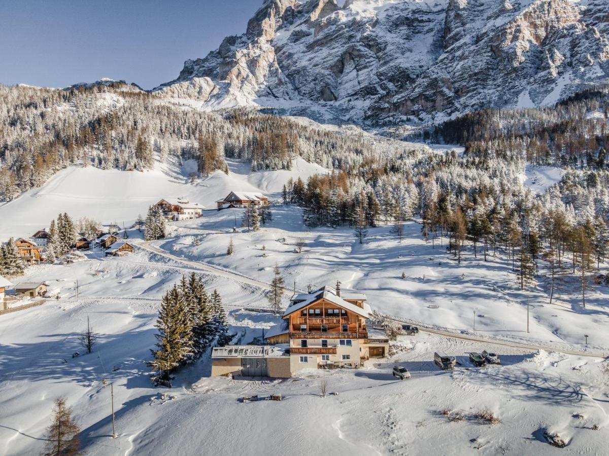 Garni Baita San Cassiano  Buitenkant foto